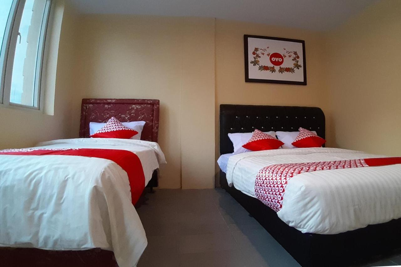 Oyo 1053 Angelyn Home Stay Medan Eksteriør billede