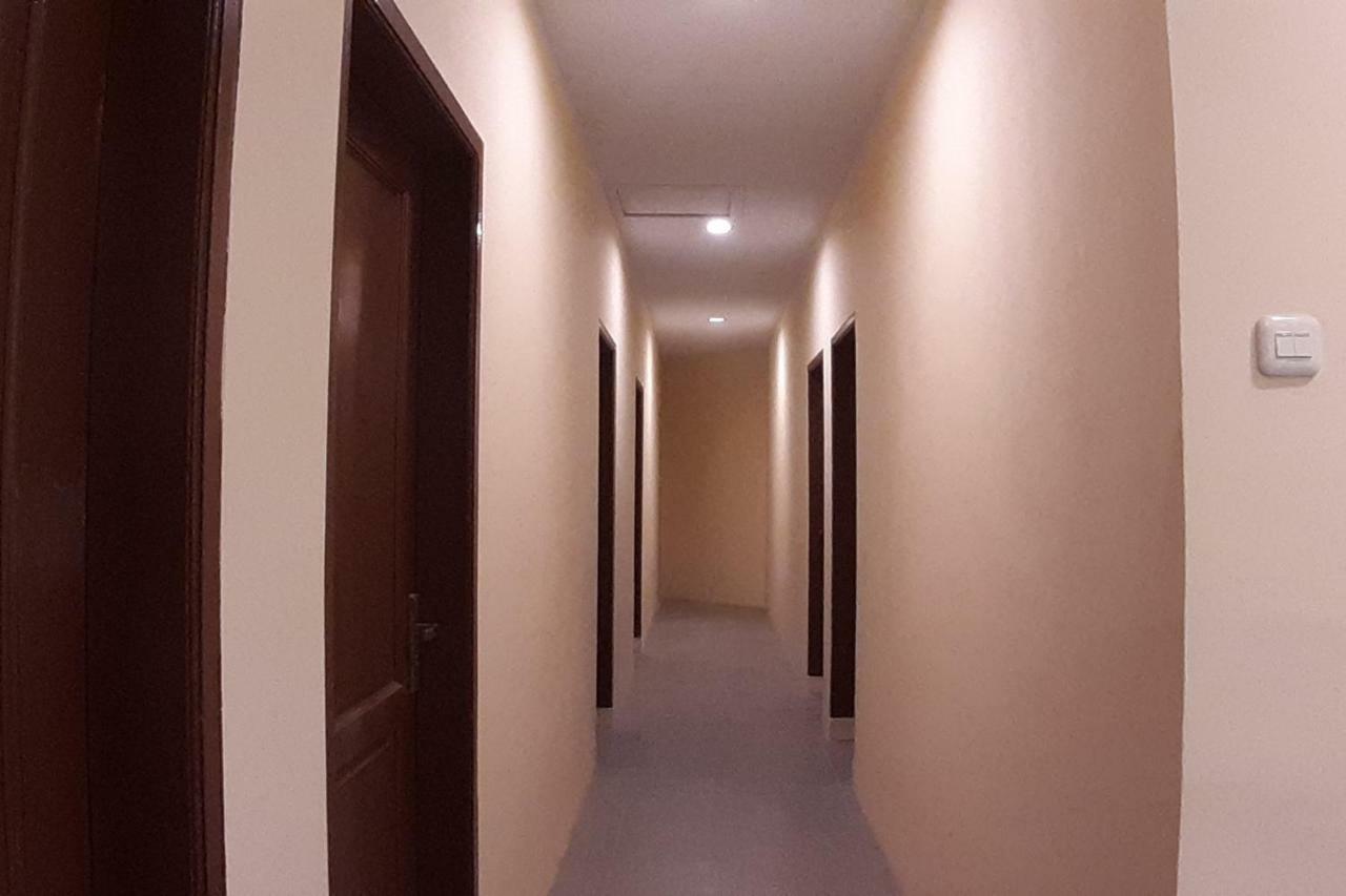 Oyo 1053 Angelyn Home Stay Medan Eksteriør billede