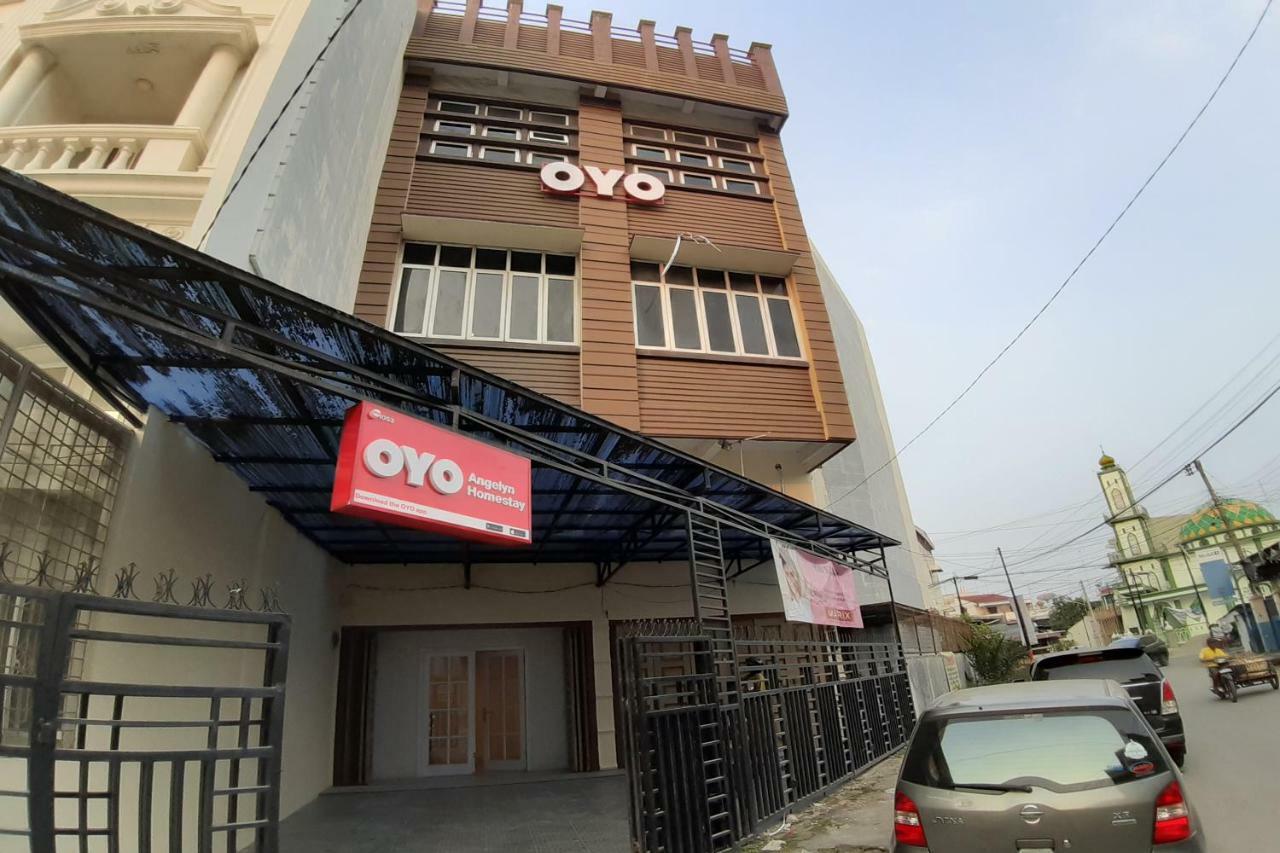 Oyo 1053 Angelyn Home Stay Medan Eksteriør billede