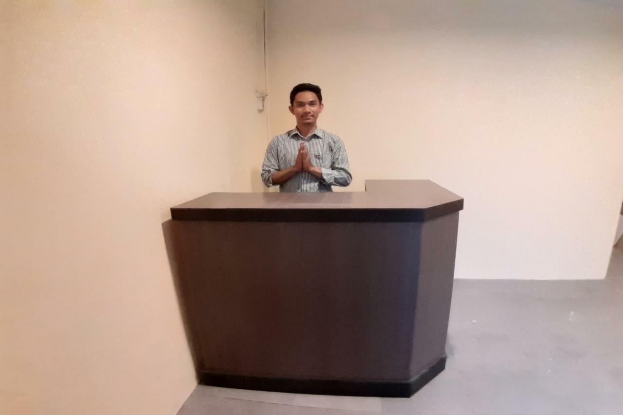 Oyo 1053 Angelyn Home Stay Medan Eksteriør billede