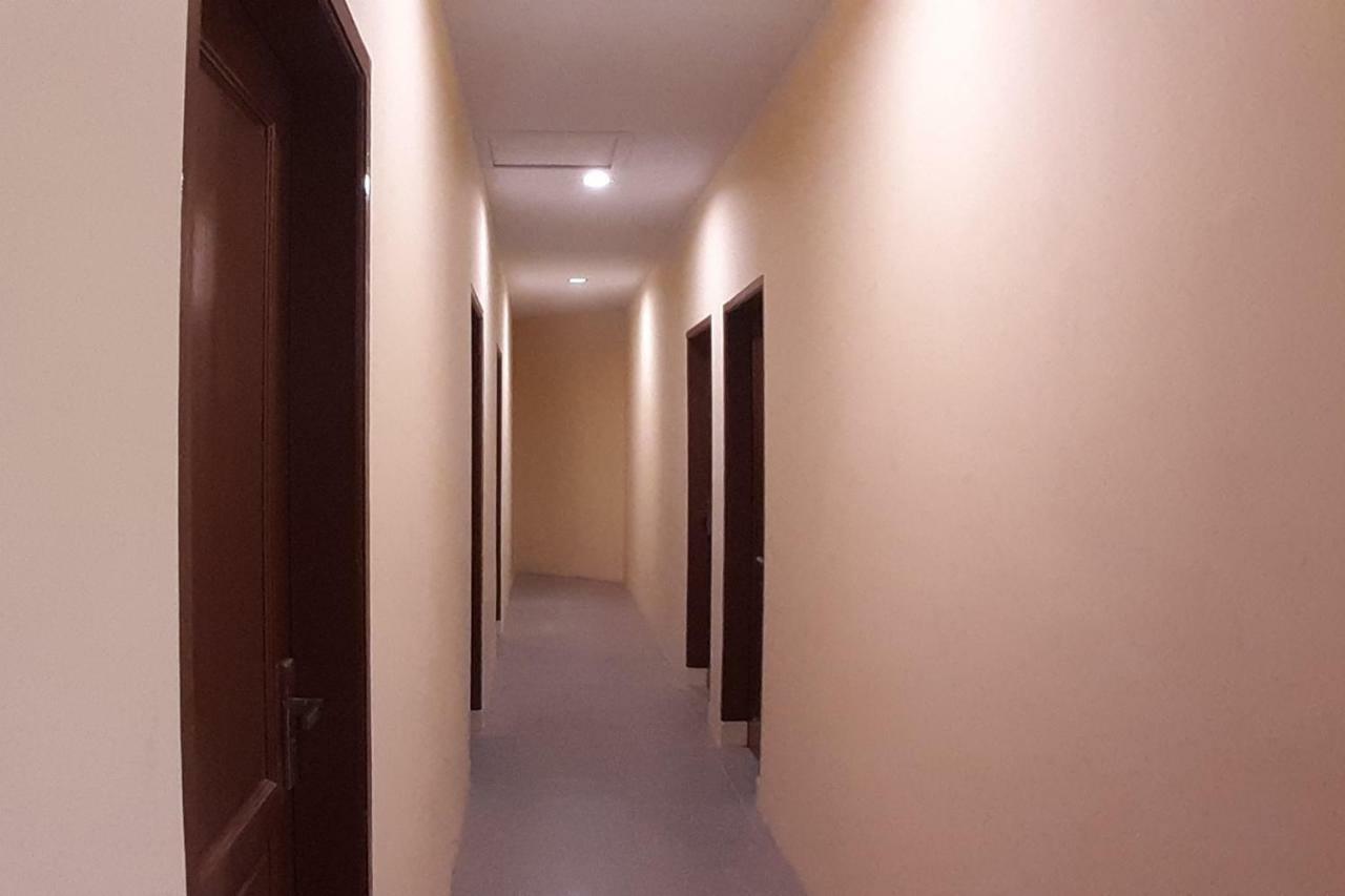 Oyo 1053 Angelyn Home Stay Medan Eksteriør billede