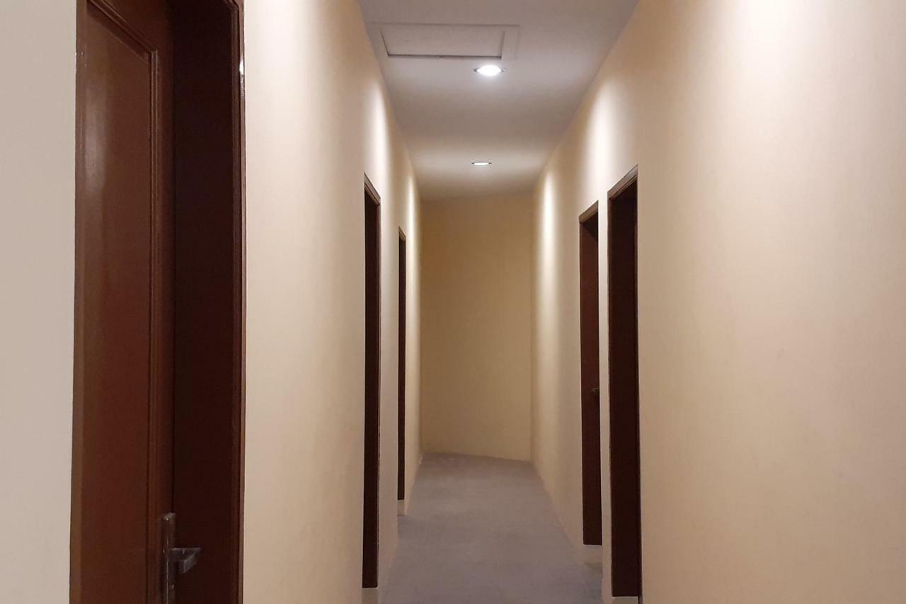Oyo 1053 Angelyn Home Stay Medan Eksteriør billede