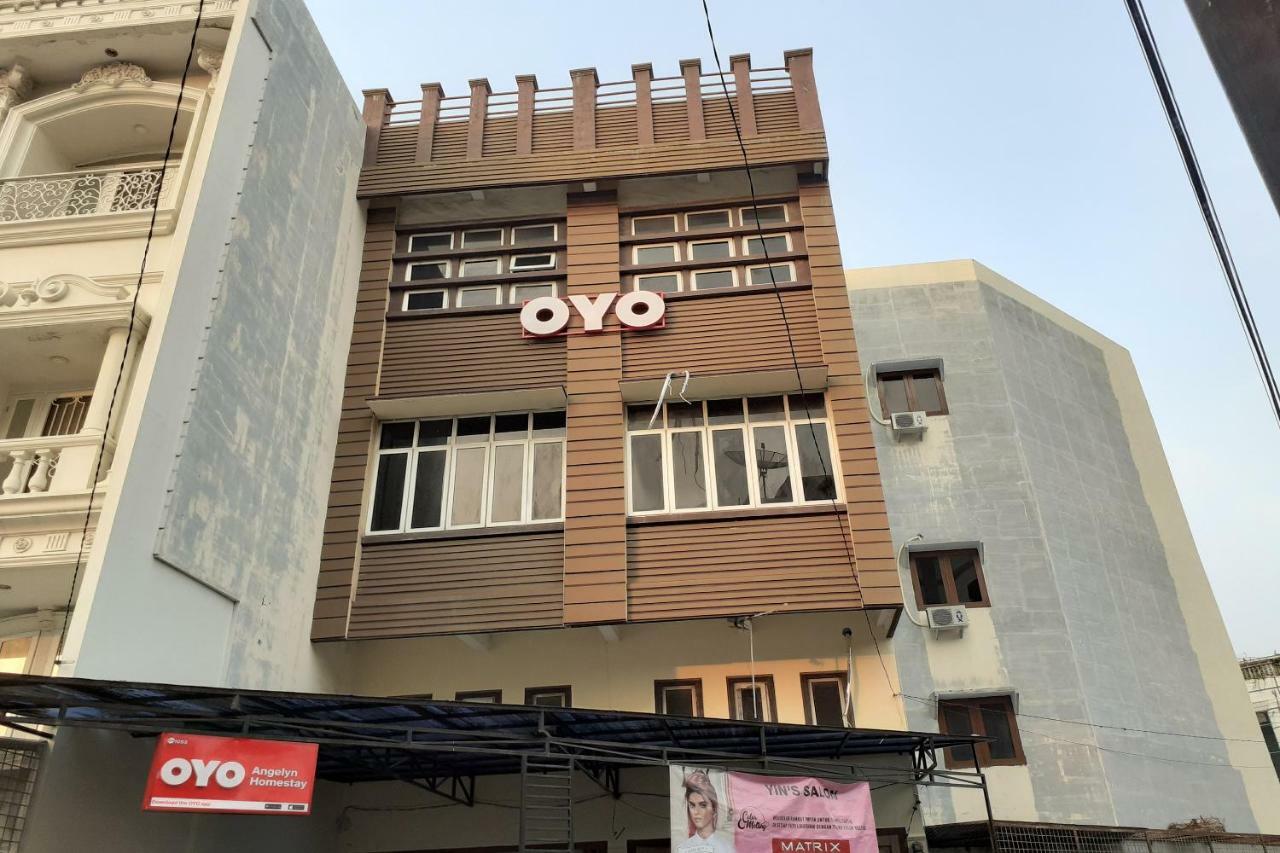 Oyo 1053 Angelyn Home Stay Medan Eksteriør billede